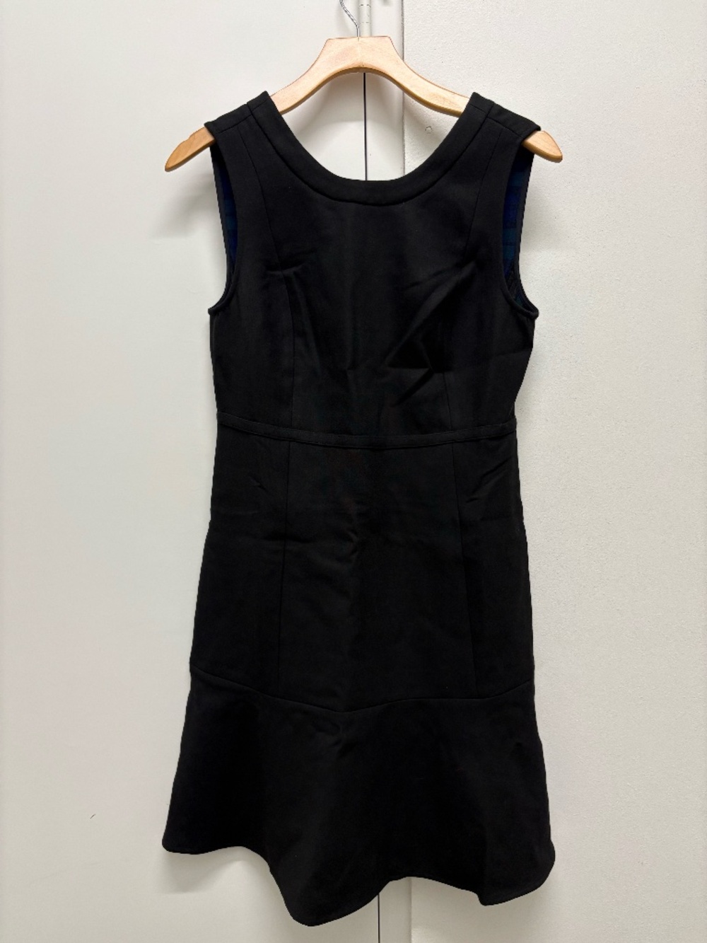 Vineyard Vines black fit & flare dress size 4 NWT